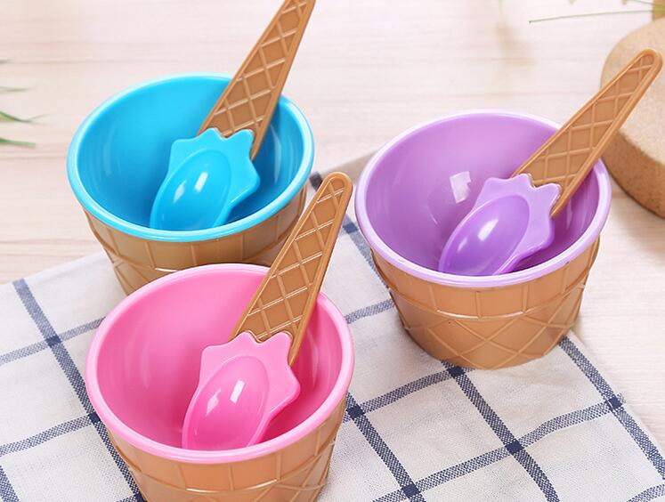 Ice-cream cup with spoon(图9)