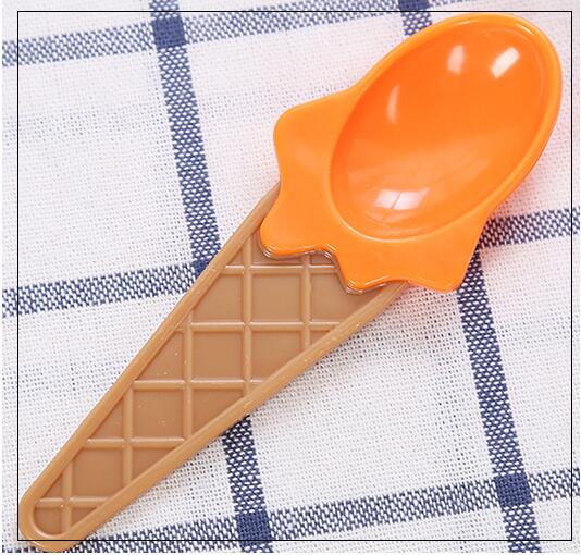 Ice-cream cup with spoon(图11)